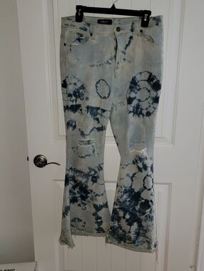 Special One Los Angeles Destroyed Ultra Flare Woman’s Stretch Jeans SZ 13 holes